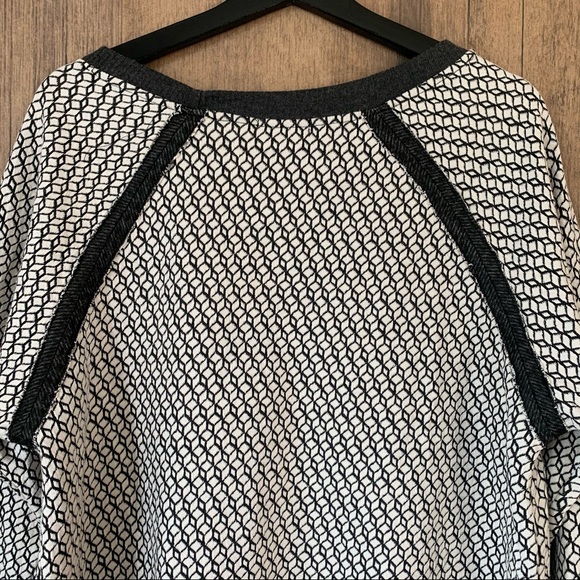 Women’s 1X Gibson Gray & White Patterned Sweater - Picture 8 of 12